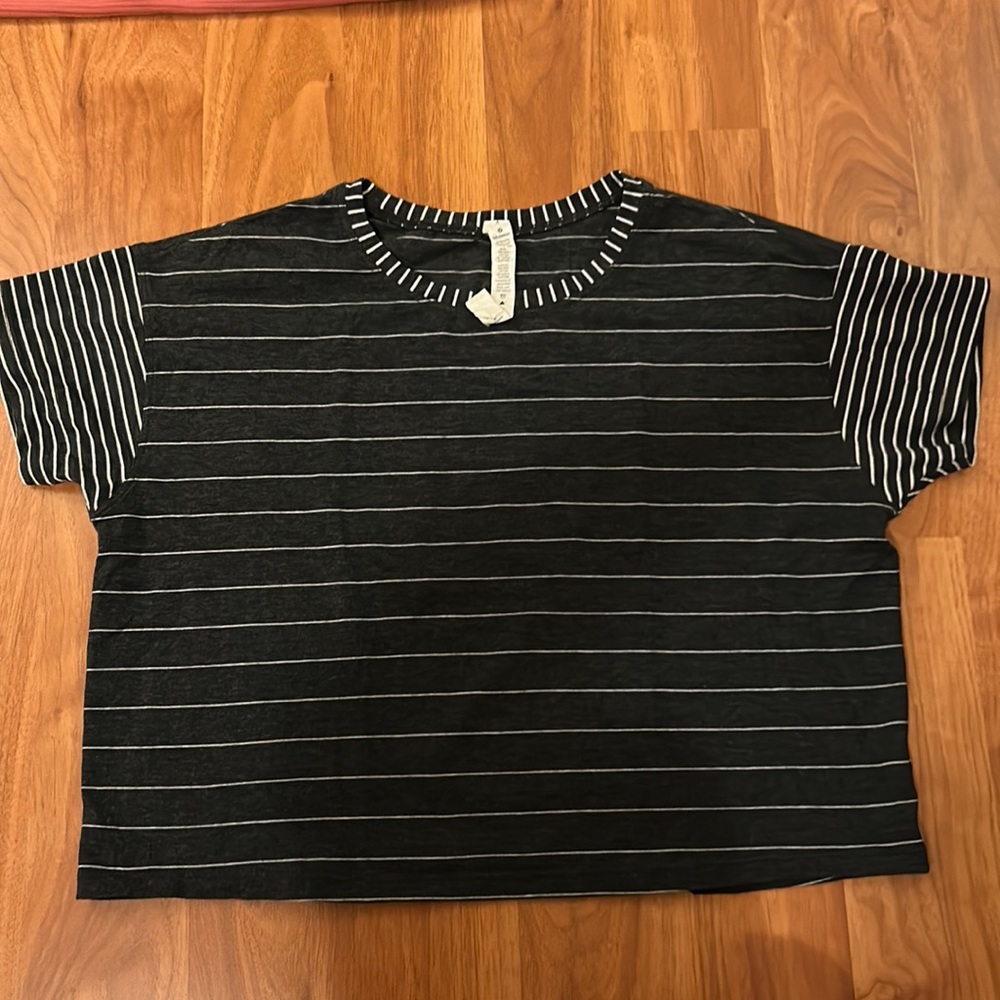 Lululemon cates tee